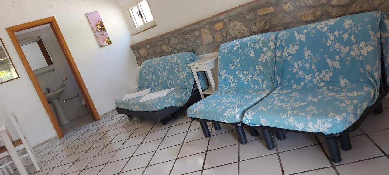 Residence Della Luna Porto Azzurro Buitenkant foto