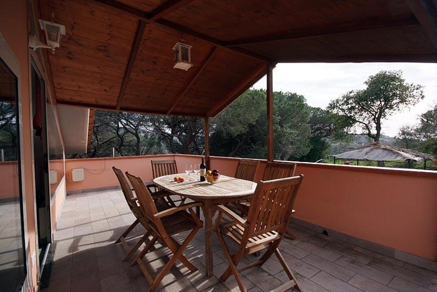 Residence Della Luna Porto Azzurro Buitenkant foto