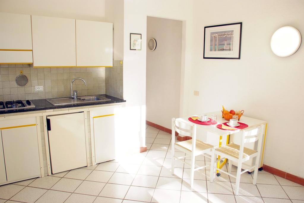 Residence Della Luna Porto Azzurro Buitenkant foto