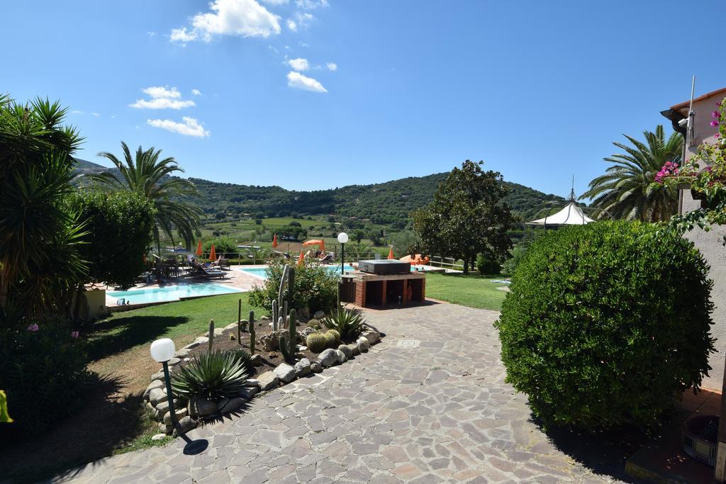 Residence Della Luna Porto Azzurro Buitenkant foto