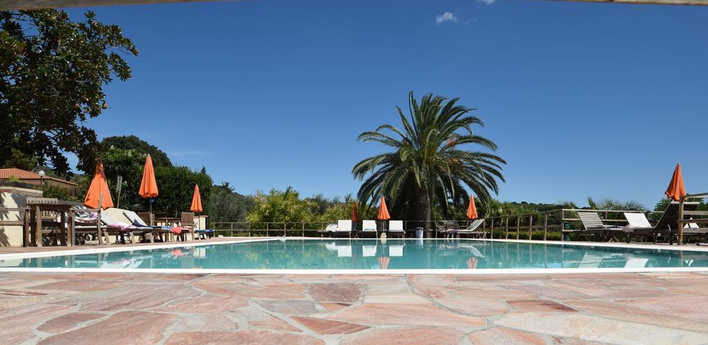 Residence Della Luna Porto Azzurro Buitenkant foto